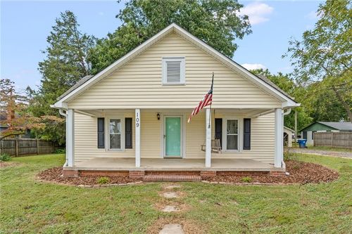 109 Tabernacle St, Randleman, NC, 27317-1717 | Card Image