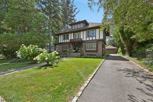 20 Euclid Ave, Maplewood, NJ, 07040-2122 | Card Image