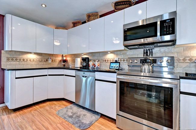 69 Nathan Dr, House other with 4 bedrooms, 2 bathrooms and null parking in Bohemia NY | Image 6