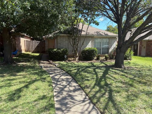 318 Bryant Ln, Cedar Hill, TX, 75104-1744 | Card Image