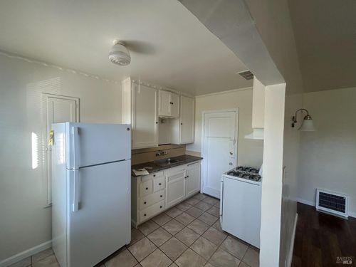 916-900 Mare Island Way, Vallejo, CA, 94590-4323 | Card Image