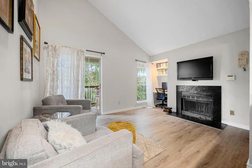 apt-1332-12152 Penderview Ter, FAIRFAX, VA, 22033-5213 | Card Image