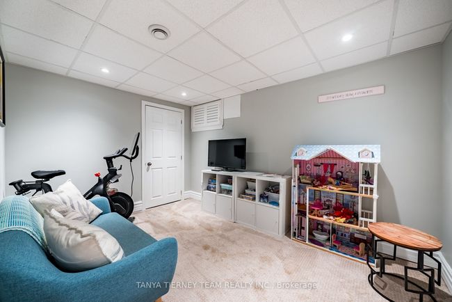 54 Mitchell Ave, House other with 5 bedrooms, 3 bathrooms and 4 parking in Whitby ON | Image 28