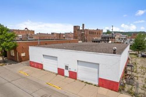 114 E 4th St, Winona, MN, 55987-3511 | Card Image