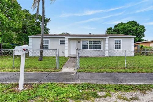 2885 Nw 155th Ter, Miami Gardens, FL, 33054-2275 | Card Image