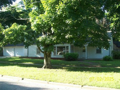 900 Adams St, Fredonia, KS, 66736-1432 | Card Image