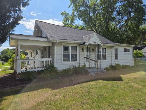 1503 Warren Ave, Jackson, MI, 49203-3733 | Card Image