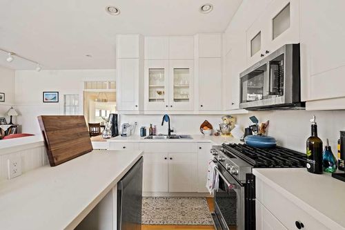 926 8 Ave Se, Calgary, AB, T2G0M3 | Card Image