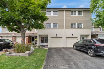 50 - 50 Carisbrooke Crt, Condo with 3 bedrooms, 2 bathrooms and 2 parking in Brampton ON | Image 1