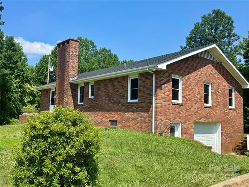 6369 Pinnacle Mountain Rd, Zirconia, NC, 28790-6748 | Card Image