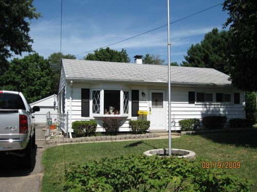 196 Morgan Ave W, Battle Creek, MI, 49037-1441 | Card Image