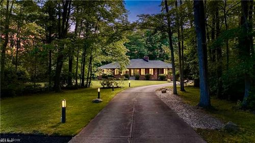 4830 Som Center Rd, Moreland Hills, OH, 44022-2326 | Card Image
