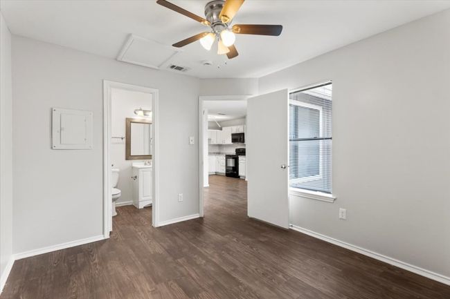 Back bedroom with private access to guest bathroom | Image 19