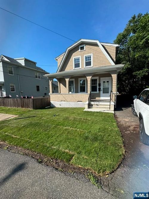 289 Hathaway St, Wallington, NJ, 07057-1426 | Card Image