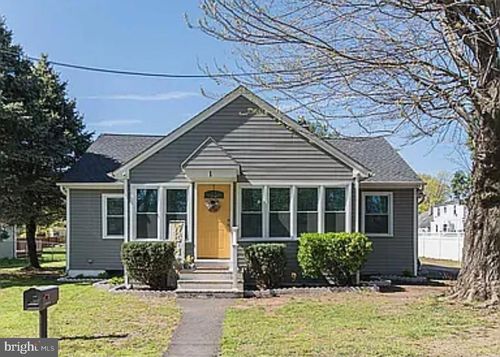1 W Post Rd, MORRISVILLE, PA, 19067-2469 | Card Image