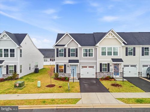 38 Bibury St, MARTINSBURG, WV, 25405-4303 | Card Image