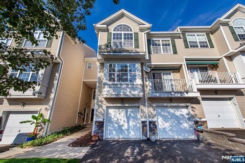 146 Summit Rdg, Pompton Lakes, NJ, 07442-1478 | Card Image