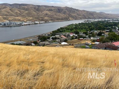 2600 Valleyview Dr, Clarkston, WA, 99403-1240 | Card Image