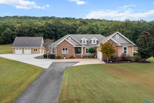 1061 County Road 622, Valley Head, AL, 35989-5171 | Card Image