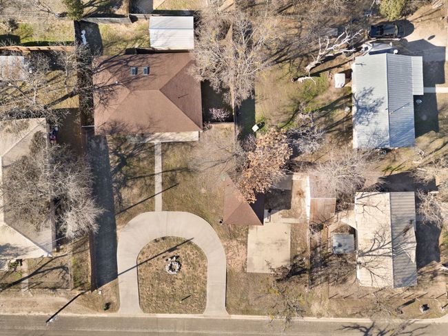 801 E Avenue C, House other with 4 bedrooms, 3 bathrooms and null parking in Lampasas TX | Image 4