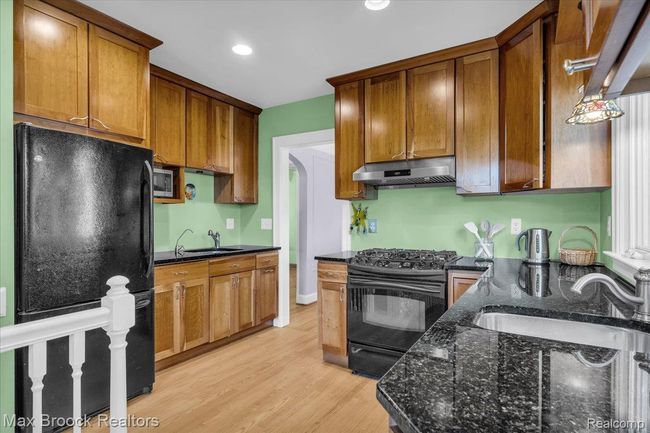 Kitchen | Image 7