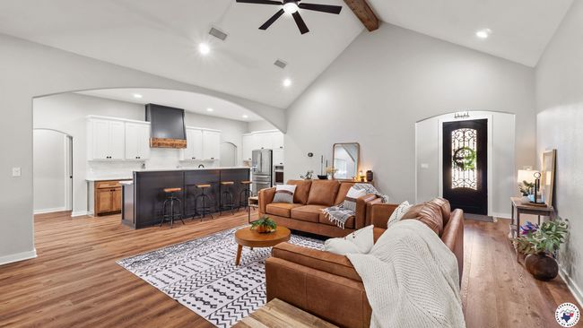 6826 Maple View Ln, House other with 5 bedrooms, 3 bathrooms and null parking in Texarkana TX | Image 4