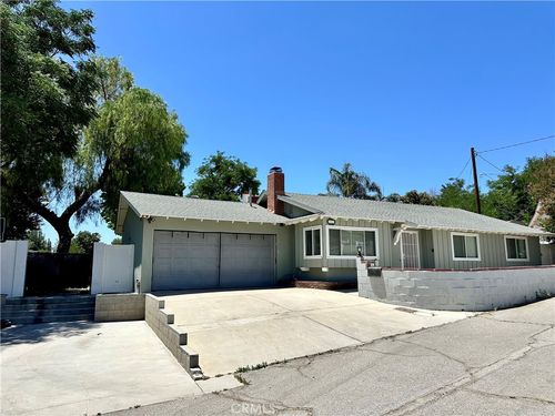 27820 Ferguson Dr, Castaic, CA, 91384-2517 | Card Image