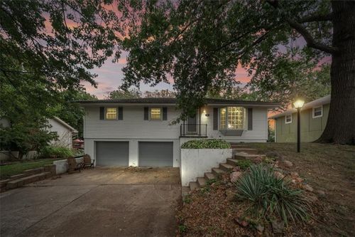 2409 Elephant Trl, Saint Joseph, MO, 64506-1706 | Card Image