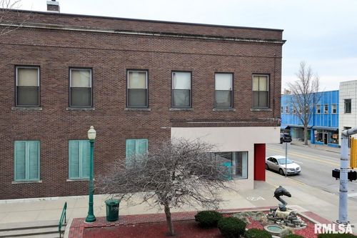 501 S 2nd St, Clinton, IA, 52732-4209 | Card Image
