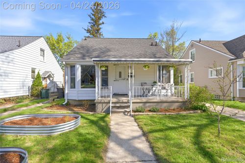 8570 Troy St, Oak Park, MI, 48237-2315 | Card Image