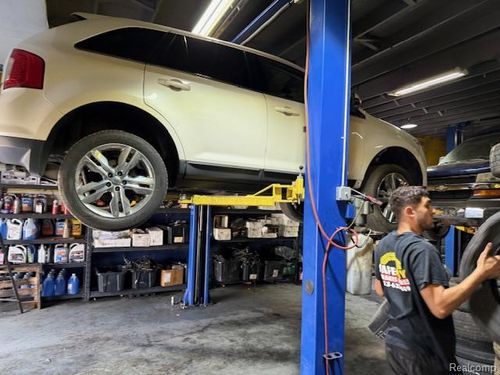 17321 W Mcnichols Rd, Detroit, MI, 48235-3324 | Card Image