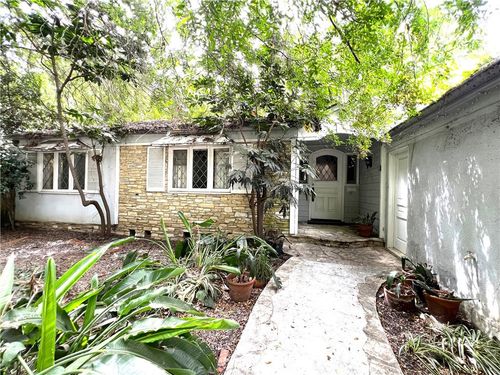 507 Veteran Ave, Los Angeles, CA, 90024-1915 | Card Image