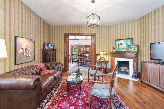 Living room - unit 831 | Image 13