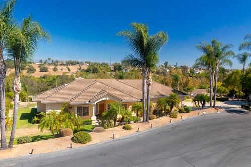 1221 Palomares Ct, Fallbrook, CA, 92028-4480 | Card Image