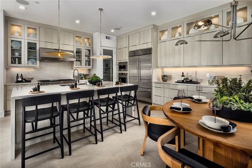 109 Apron, Irvine, CA, 92618-5967 | Card Image