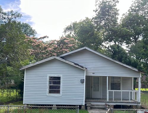 120 Tucker St, Leland, MS, 38756-2026 | Card Image