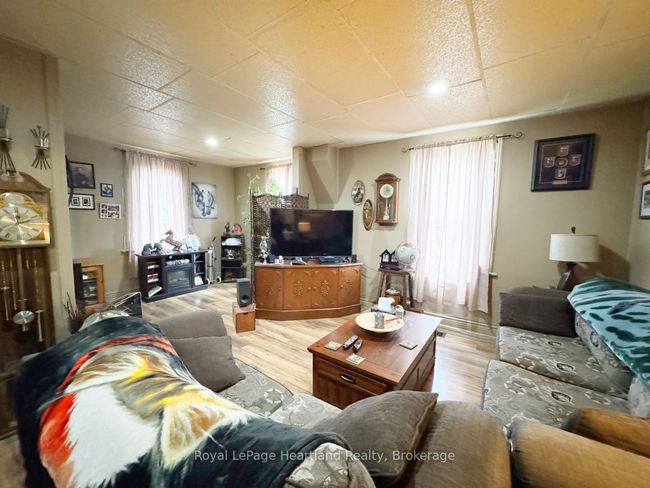 663 Josephine St, House other with 2 bedrooms, 1 bathrooms and 2 parking in Huron ON | Image 5