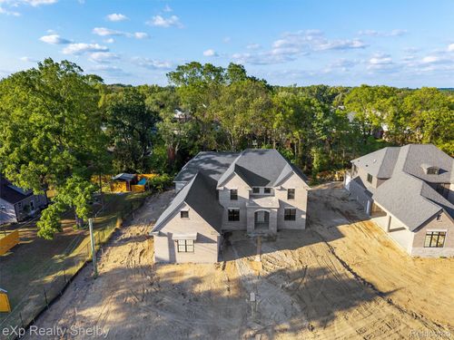 1067 E Avon Rd, Rochester Hills, MI, 48307-2400 | Card Image