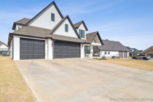 3030 Dogwood Dr, Catoosa, OK, 74015-6552 | Card Image