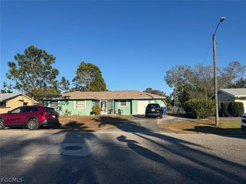 2202 Parkview Dr, Fort Myers, FL, 33905-1767 | Card Image