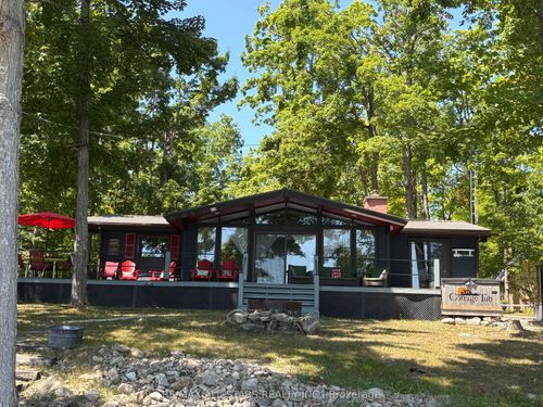 686 Island Rd, Akwesasne, ON, K6H5R7 | Card Image