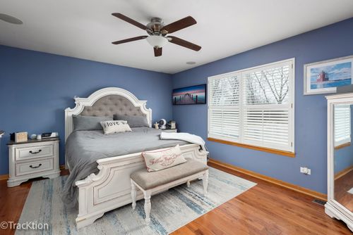 907 E Broadway Ave, Winthrop Harbor, IL, 60096-1422 | Card Image