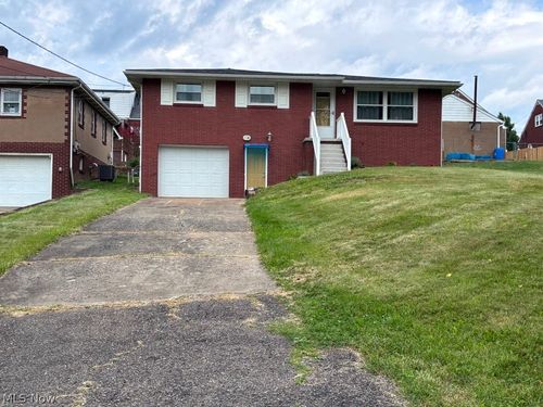 213 Saint Ann Way, Weirton, WV, 26062-2033 | Card Image