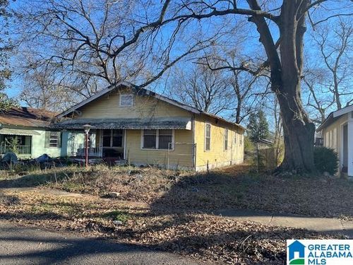 605 61st St, Fairfield, AL, 35064-1916 | Card Image