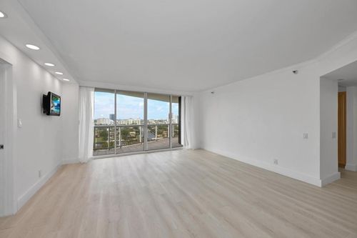 1501-3640 Yacht Club Dr, Miami, FL, 33180-3573 | Card Image
