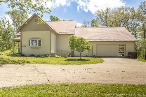 2041 Walnut Ridge Rd, Salem, IN, 47167-8620 | Card Image