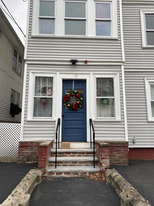 apt-2-19 Summit Ave, Everett, MA, 02149-4144 | Card Image
