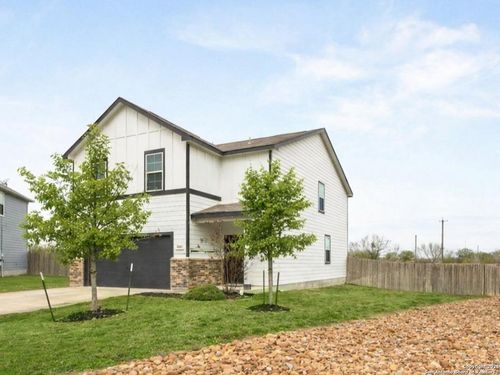 10803 Airmen Dr, Converse, TX, 78109-1422 | Card Image