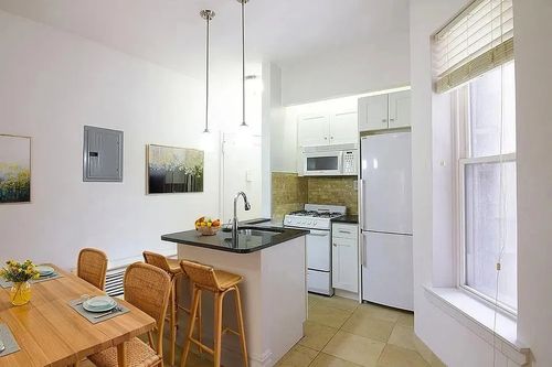 1c-534 E 83rd St, New York, NY, 10028-6807 | Card Image