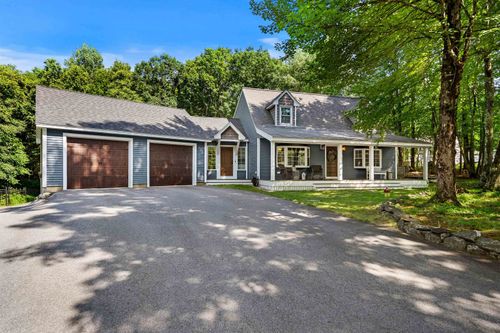 59 Cinnamon Dr, Goffstown, NH, 03045-2929 | Card Image